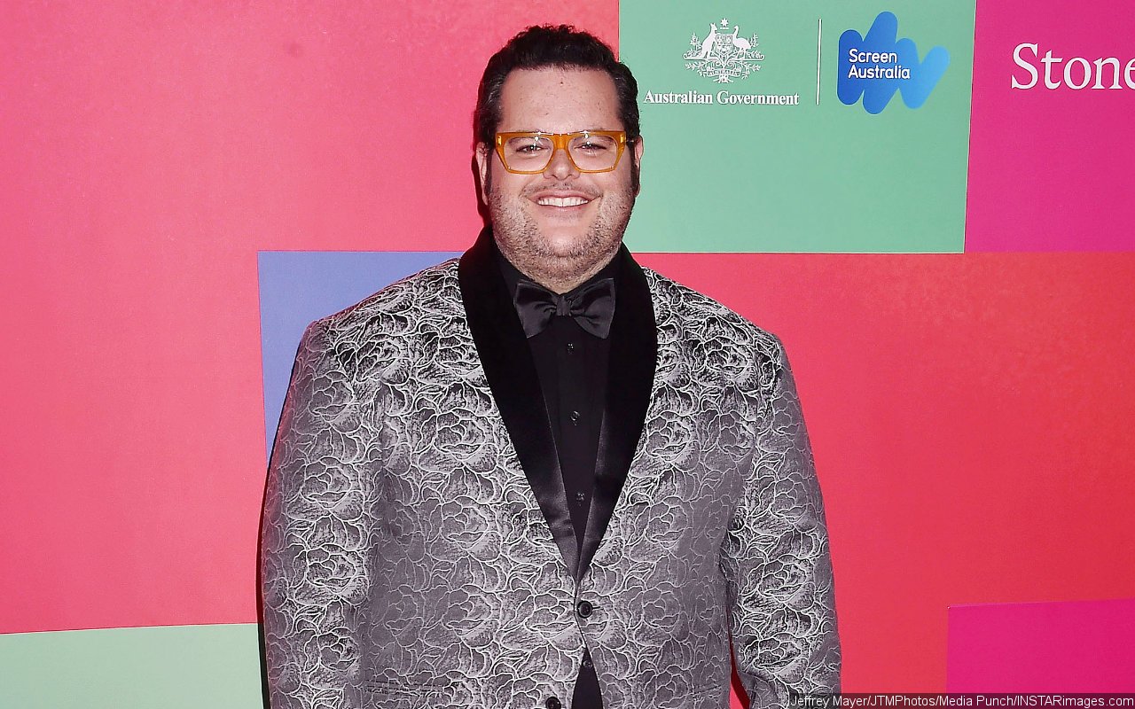 Josh Gad Mourns Sudden Death of 20-Year-Old Nephew Who Died in His Sleep