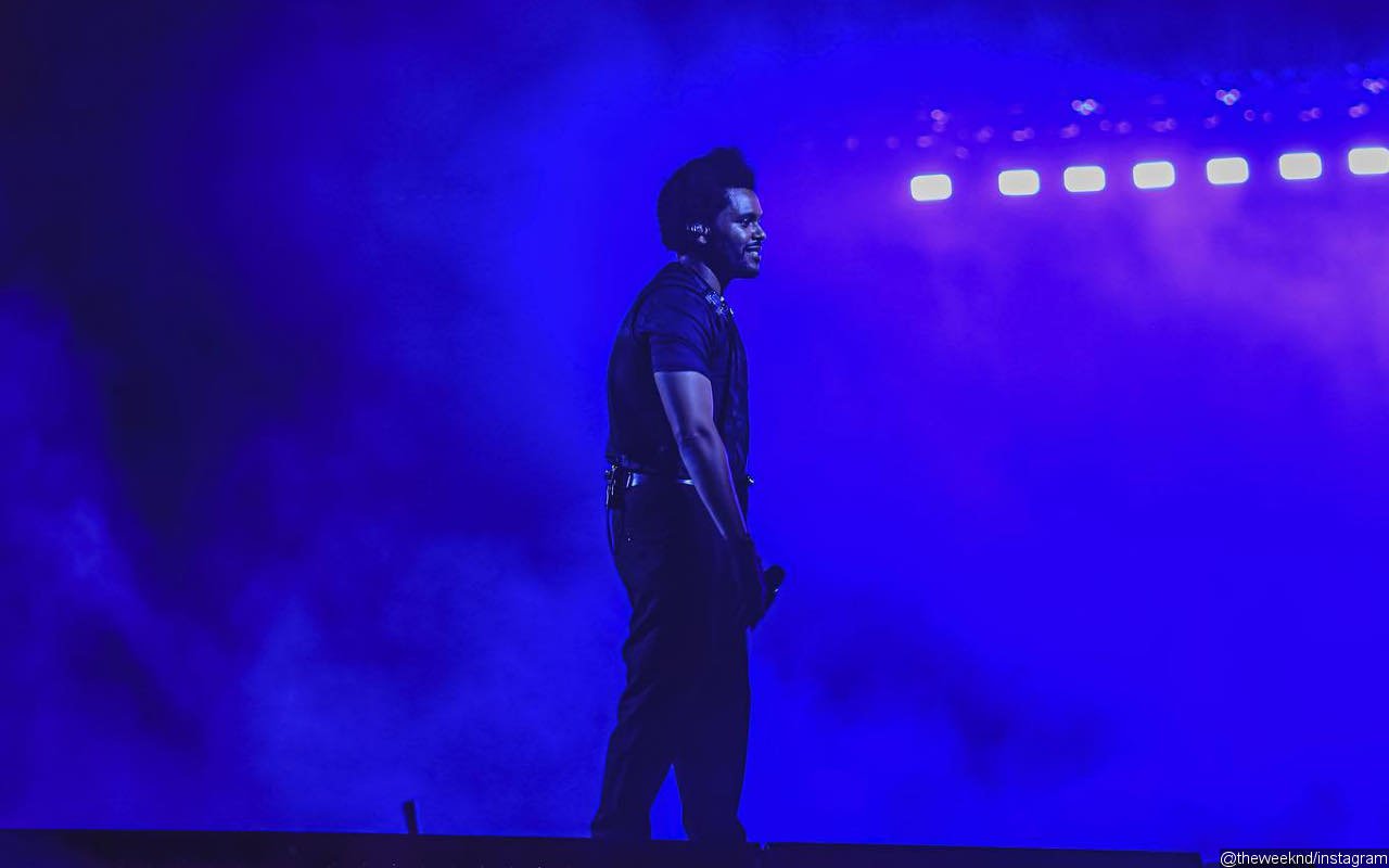 The Weeknd Drives Fans Wild After Showing Off Sensual Tongue Skills on Stage