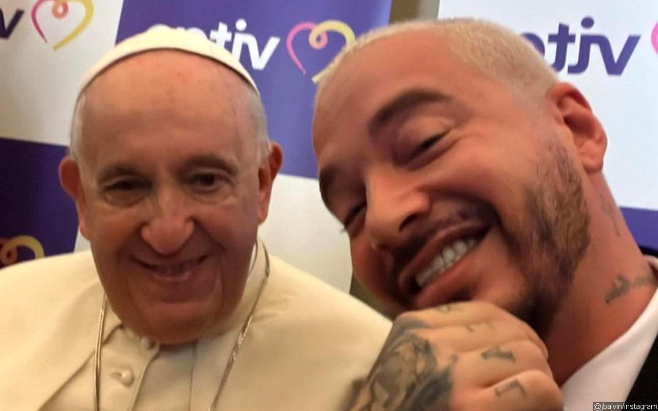 J Balvin Takes Goofy Selfies With 'Coolest' Pope Francis
