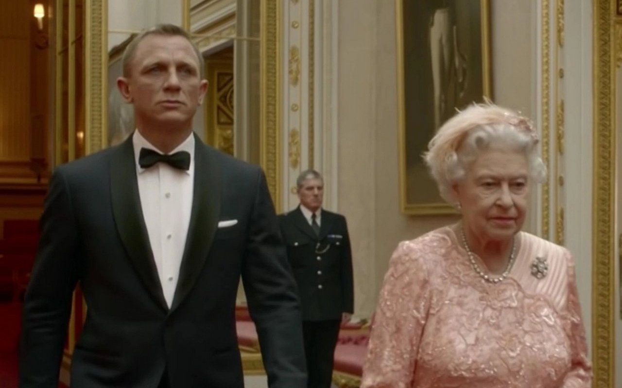 Daniel Craig Says There Won't Be the Likes of Queen Elizabeth Ever Again 