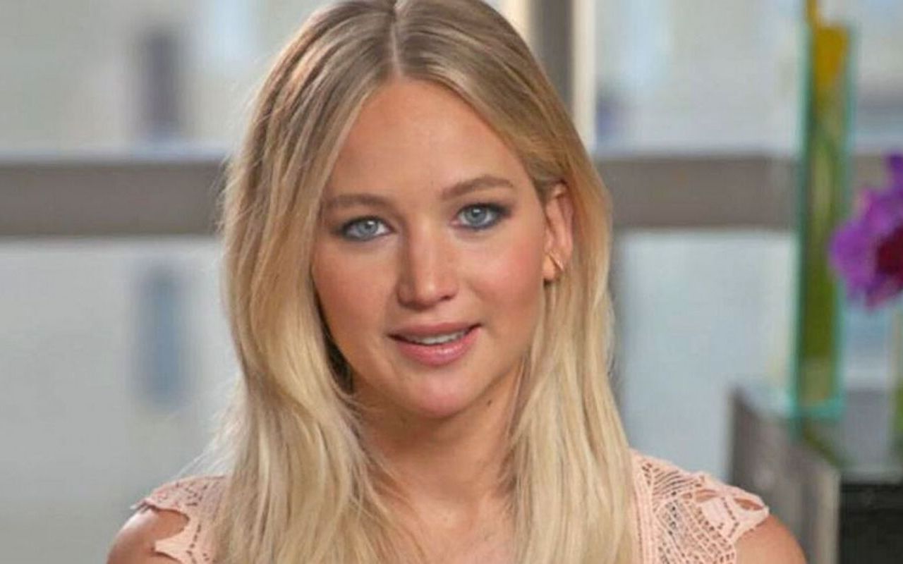 Jennifer Lawrence 'in Bed by Nine' After First Red Carpet Appearance Since Becoming Mother