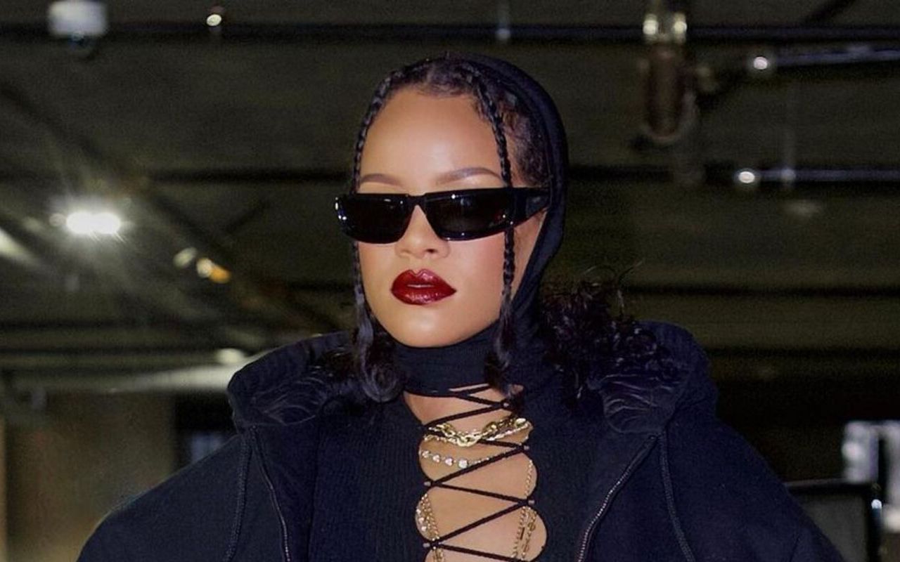 Rihanna Gets the Jitters Ahead of Super Bowl Halftime Show