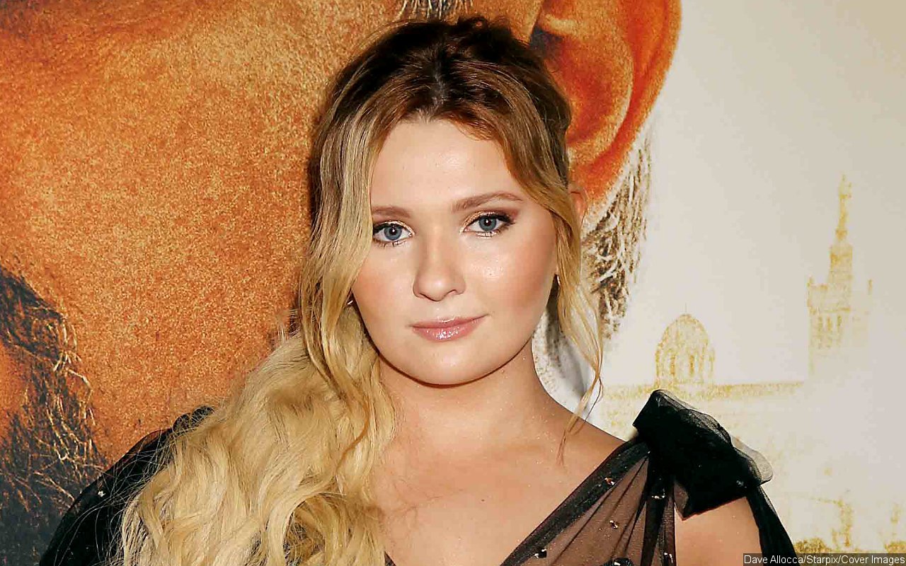 Abigail Breslin Hopes to Help Fellow Domestic Violence Survivors by Sharing Her Story