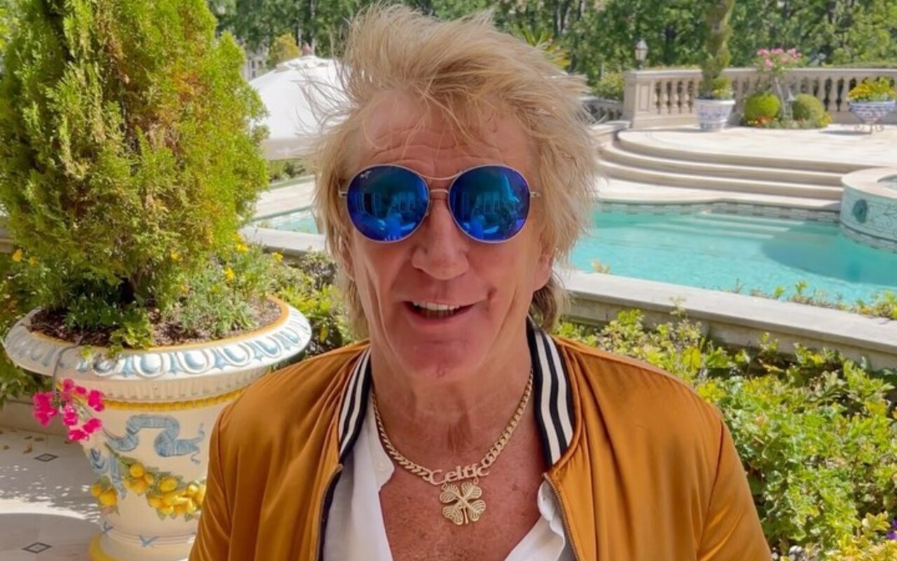 Rod Stewart Rents House for Ukrainian Refugees and Offers Jobs
