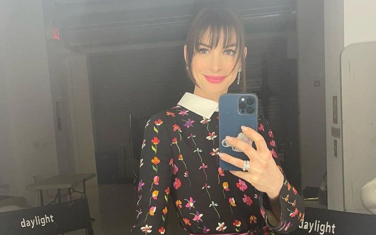 Anne Hathaway Saddened by Her Past Self for Feeling 'Scared' at Public Events Due to Anxiety