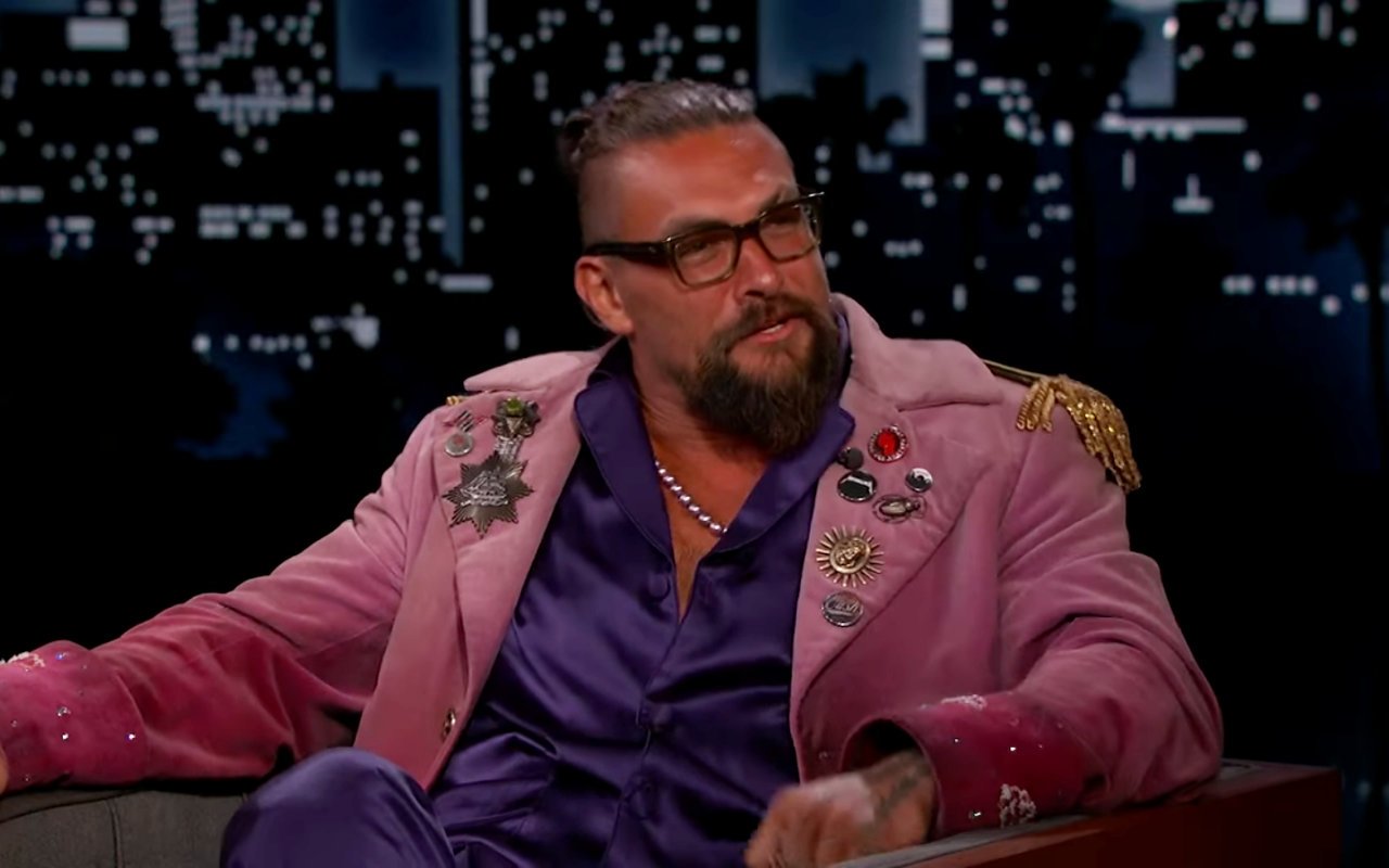 Jason Momoa Bares His Butt While Stripping Down on Jimmy Kimmel's Talk Show 
