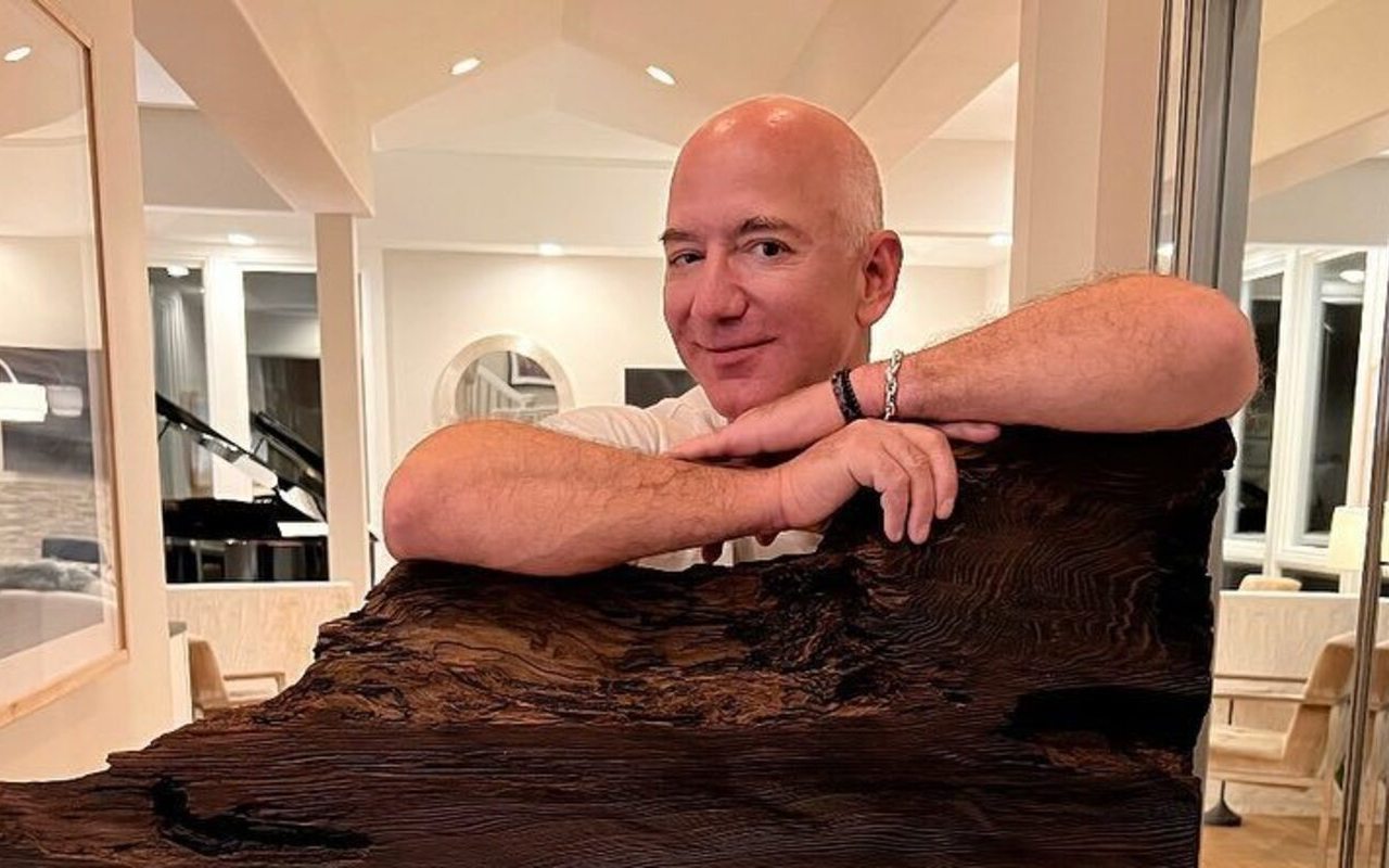 Jeff Bezos Committed to Donating Majority of His $124 Wealth 