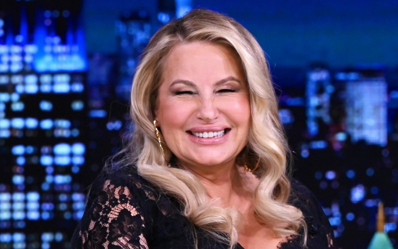 Jennifer Coolidge Dishes on the 'Best' Hookup She Had Due to Her MILF Role in 'American Pie' 