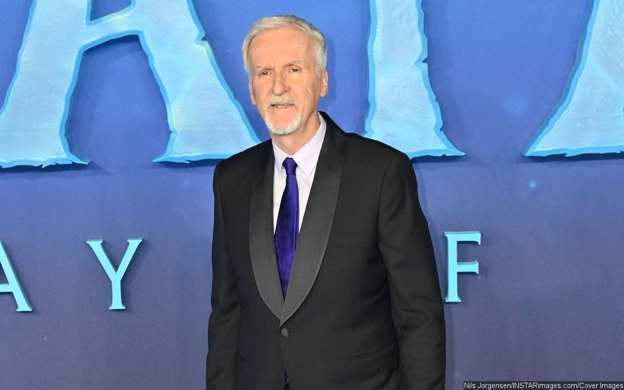 James Cameron Flips the Bird After Ignoring Fans at 'Avatar: The Way of Water' Screening