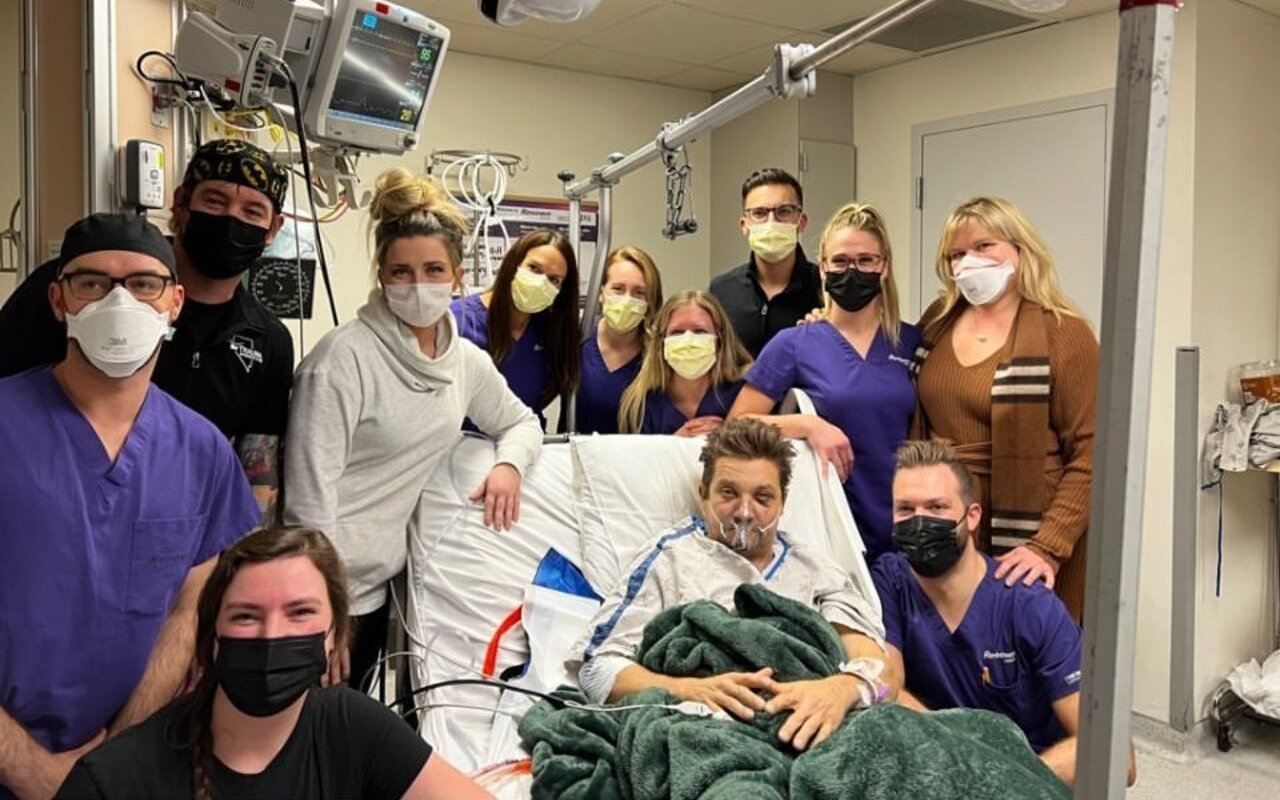 Bedridden Jeremy Renner Poses With ICU Team, Thanks Them for Looking After Him