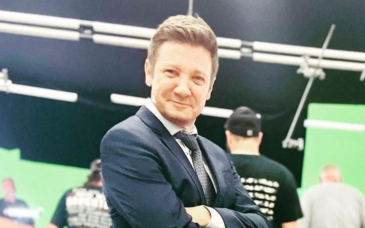 Jeremy Renner's Chest Needs to Be Reconstructed in Surgery After Near-Fatal Snowplough Accident