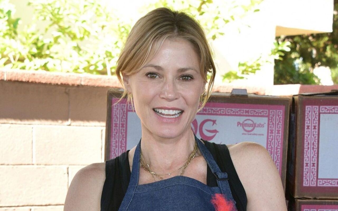 Julie Bowen Opens Up on Her Battle With Eating Disorder as Teen