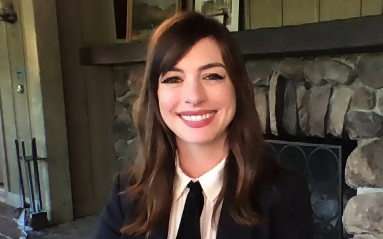 Anne Hathaway Still Holding Out Hope for 'Sesame Street' Movie