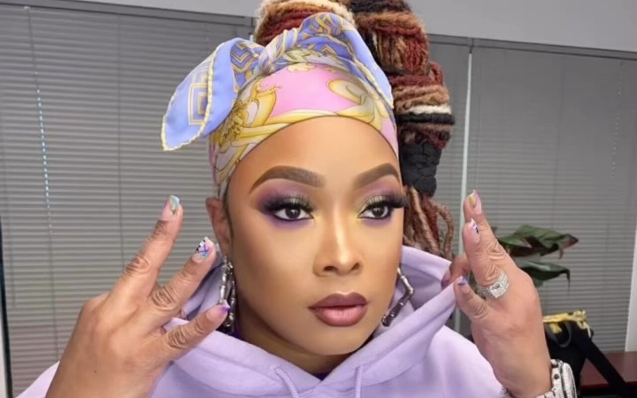 Da Brat Bares Baby Bump as She's Pregnant With First Child