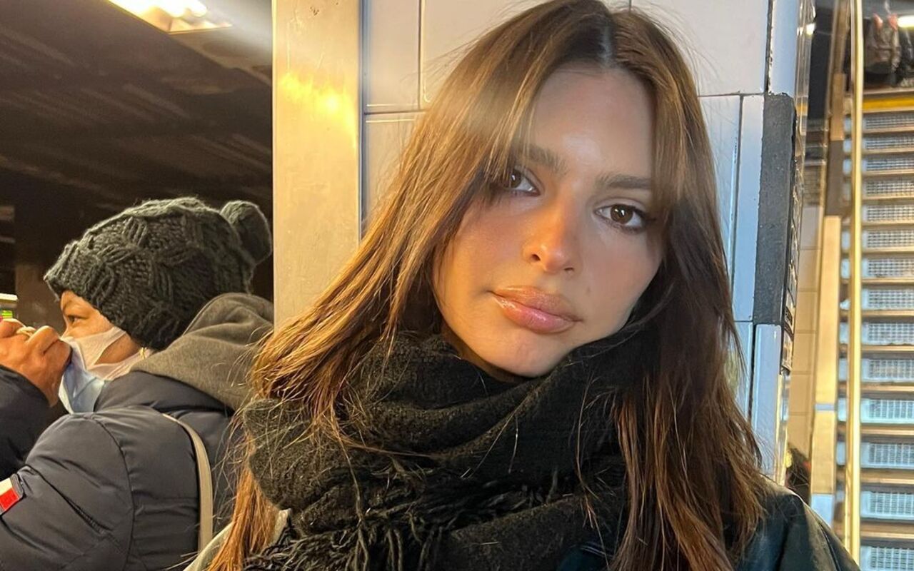 Emily Ratajkowski 'Disgusted' by Networking Parties as They're Full of 'Sex Traffickers'