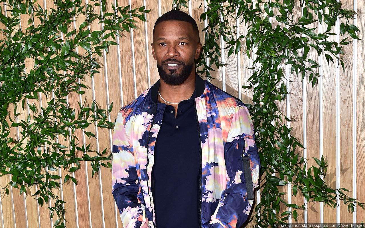 Jamie Foxx Learns to Walk Again in Rehab Clinic After 'Medical Complication'