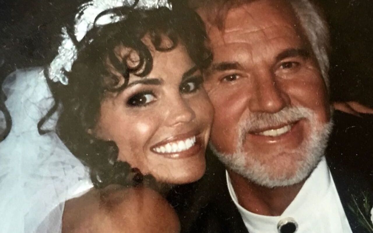 Kenny Rogers' Wife Insists He Wanted Her to Be Happy as She's Dating Again 3 Years After His Death