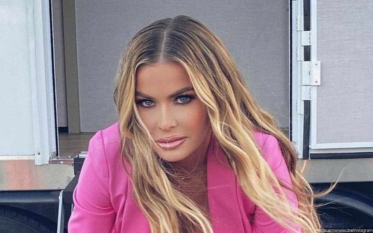 Carmen Electra Is Fine Despite Looking Exasperated While Crying in Public