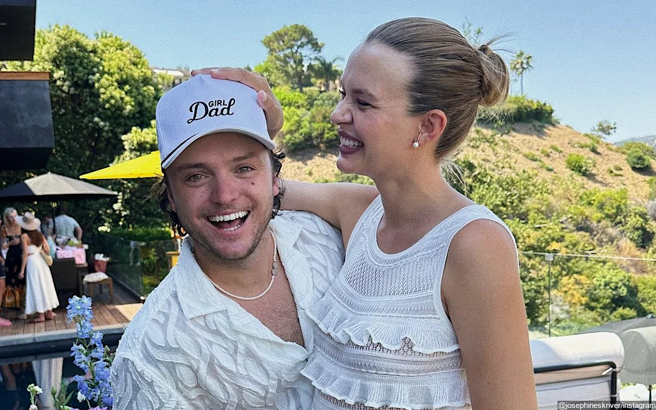 Josephine Skriver Offers Glimpse at Newborn Baby After Welcoming First Child With Alexander DeLeon