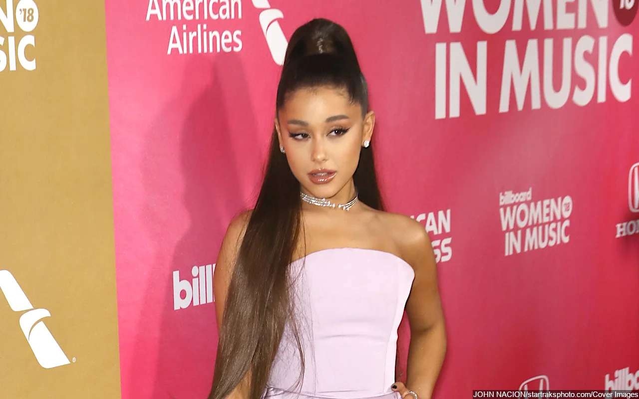 Ariana Grande Glams Up at Opening Night of Boyfriend Ethan Slater's Musical 'Spamalot'