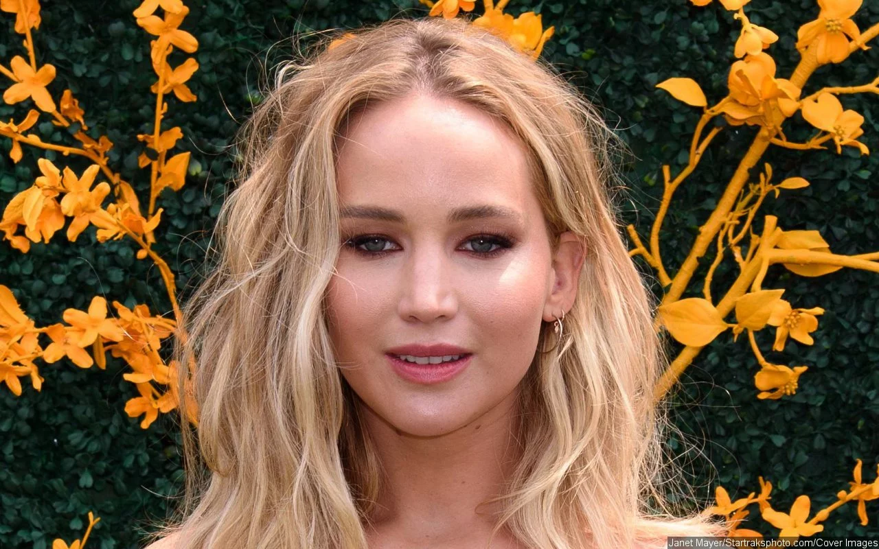 Jennifer Lawrence Denies Plastic Surgery Rumor, Insists Her Face Changed Due to 'Ageing'