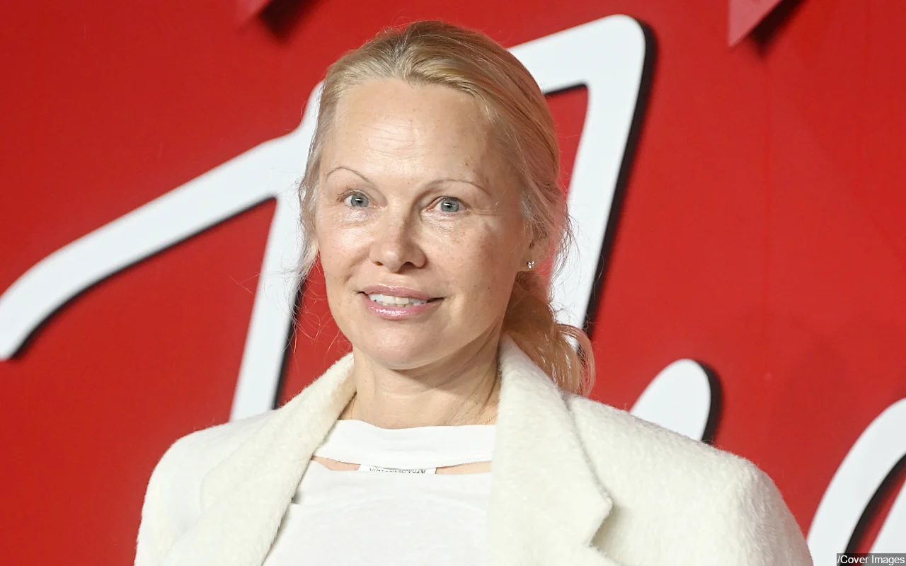 Pamela Anderson Surprised by People's Reactions to Her No Makeup Look at PFW