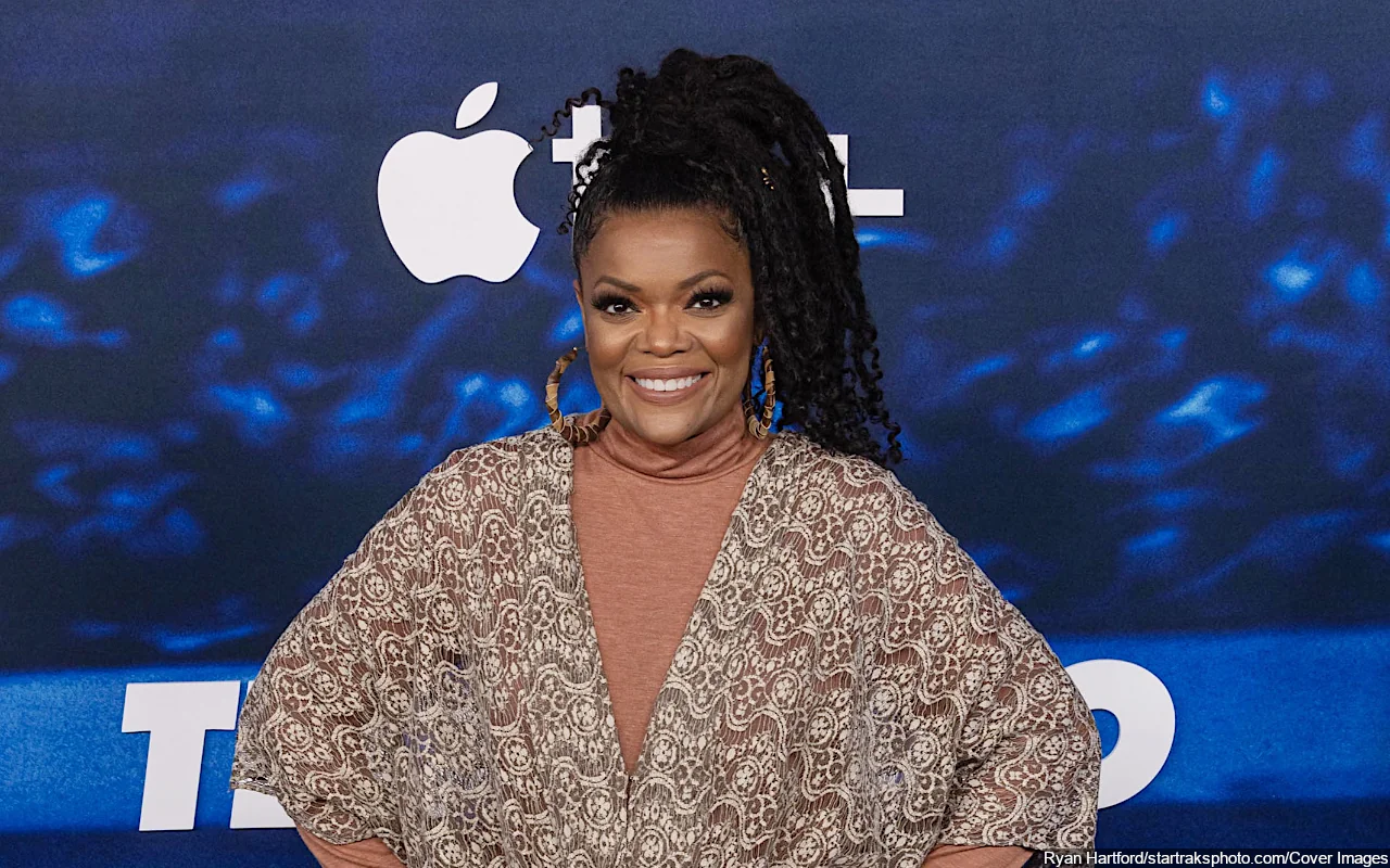 Yvette Nicole Brown Announces Engagement to Anthony Davis