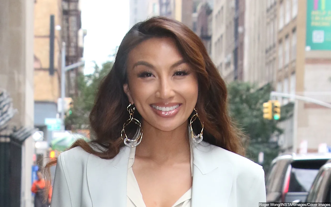 Jeannie Mai Strips Down to Skimpy Outfit in the Snow Amid Jeezy Divorce