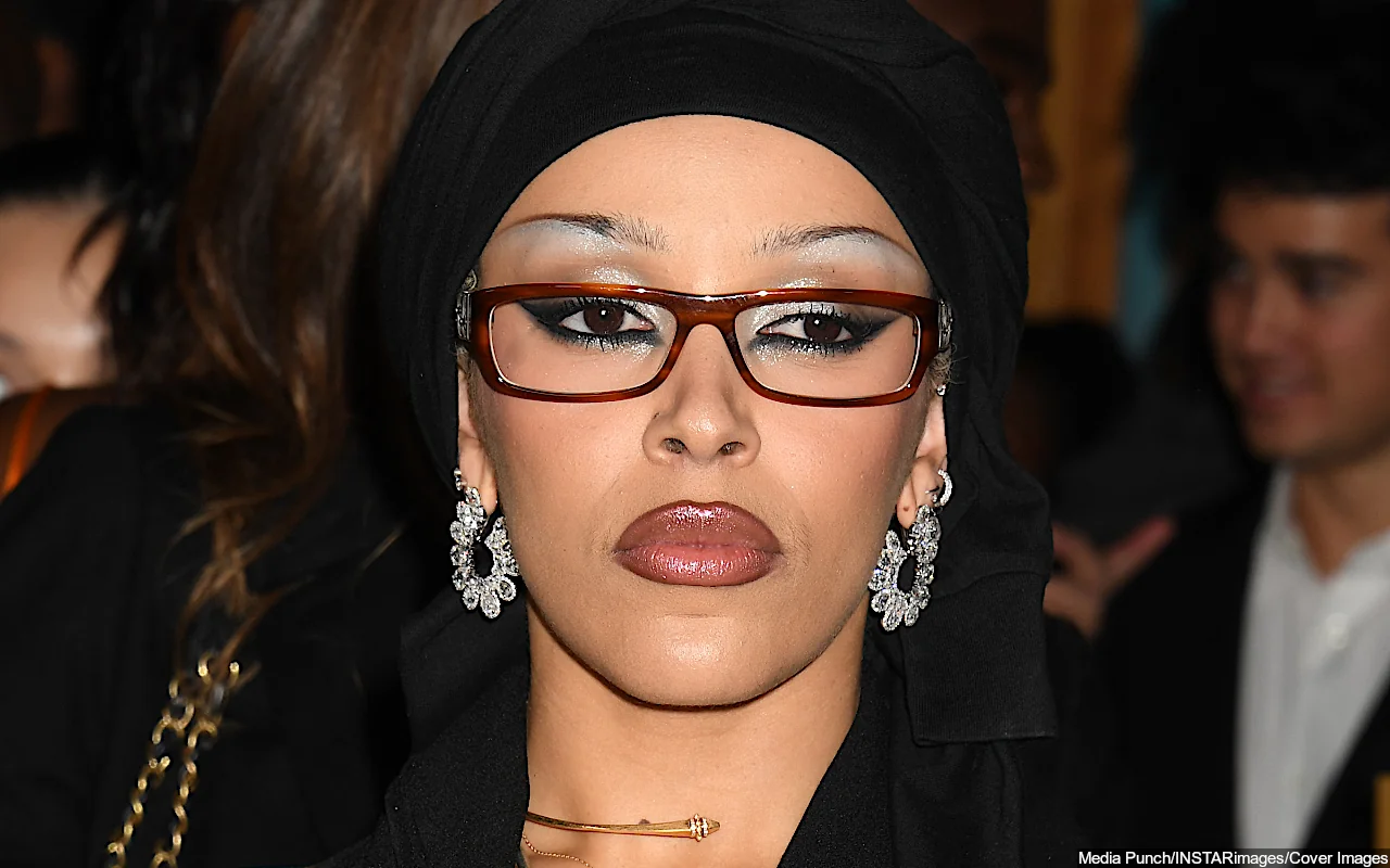 Doja Cat Seemingly Tries to Go Incognito in First Sighting Since Brother Was Accused of Abuse