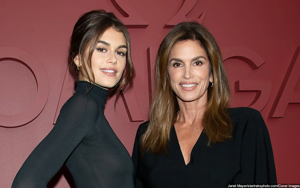 Kaia Gerber Recalls Getting 'Starstruck' by 'Iconic' Supermodel Mom Cindy Crawford