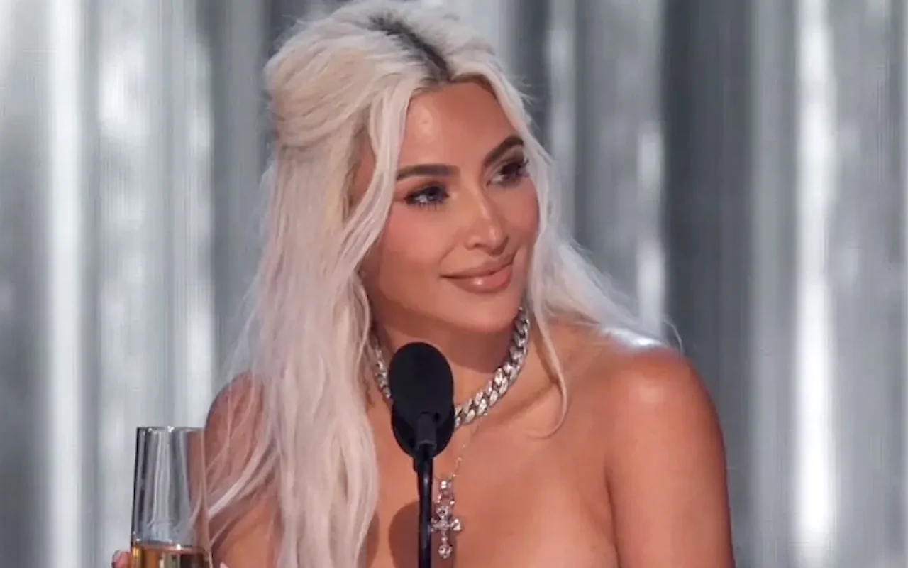 Kim Kardashian Being Booed Is Deleted From Tom Brady Roast by Netflix