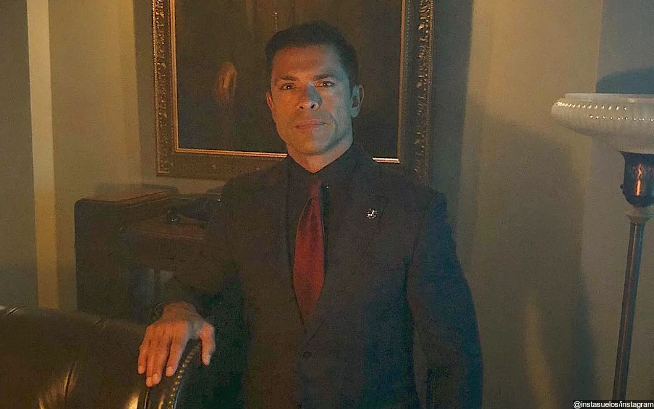 Mark Consuelos Taken Aback by Audience Member's Unexpected Participation on 'Live'