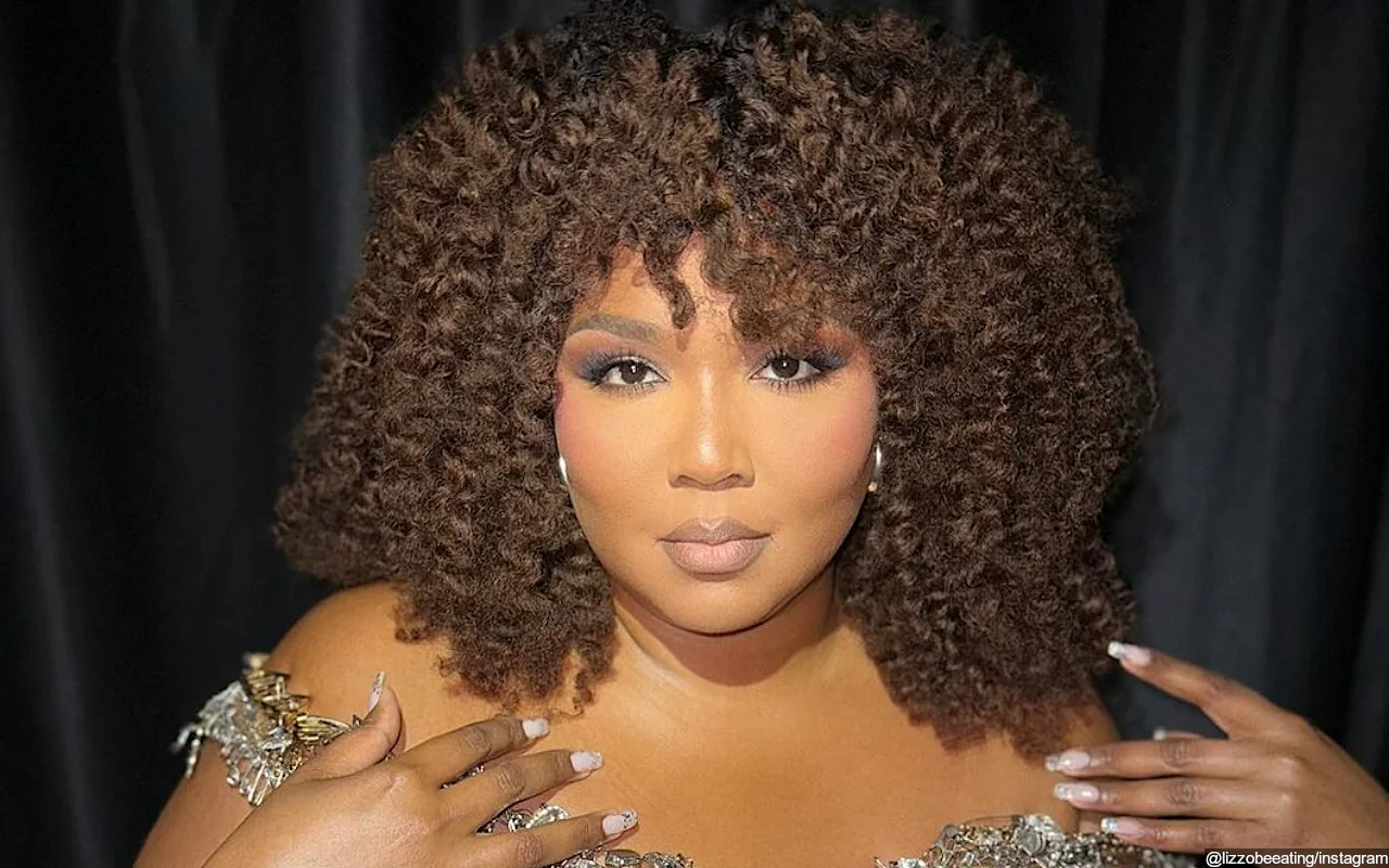 Lizzo Proudly Flaunts Curves on Night Out After Apparent Weight Loss