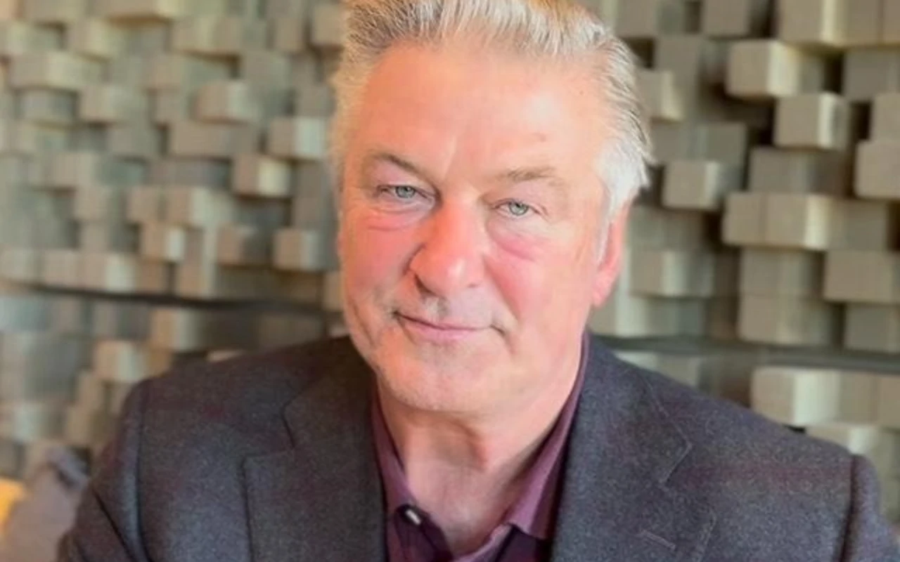 Alec Baldwin Playfully Ambushed by His Kids in Father's Day Video