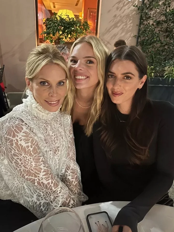 Cheryl Hines in Milan with daughter Catherine and stepdaughter Kyra