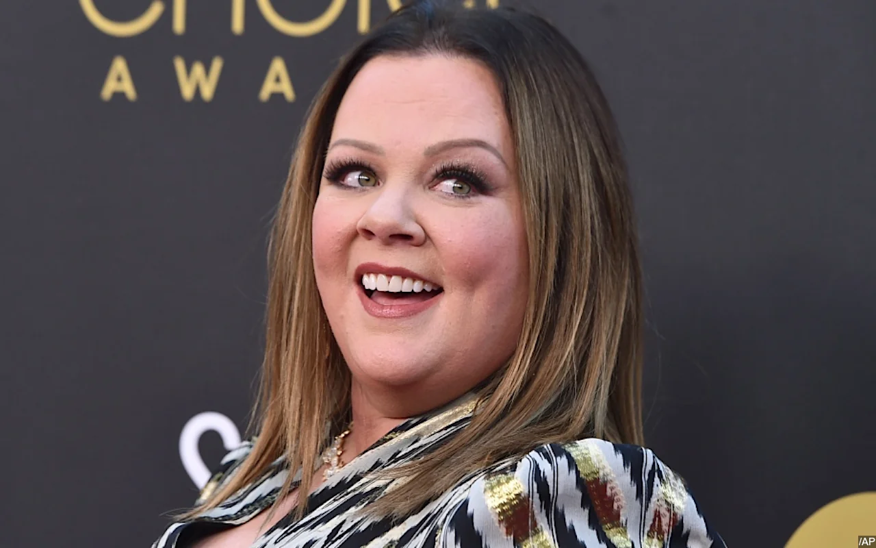 Melissa McCarthy Shows Off Slimmed-Down Physique After Weight Loss