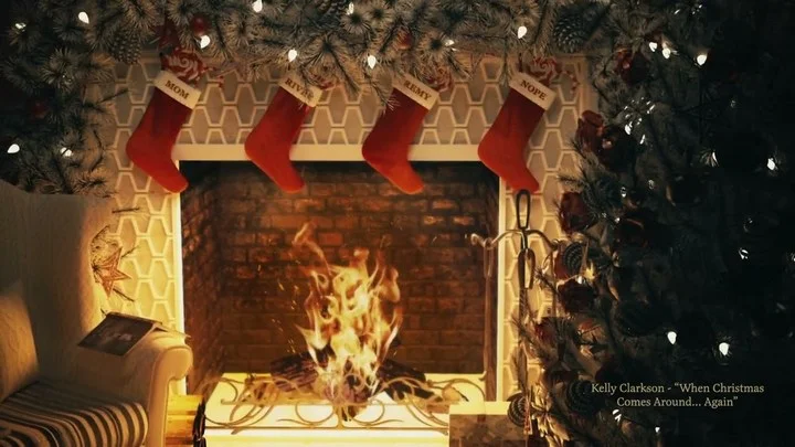 Kelly Clarkson's shady Christmas decorations