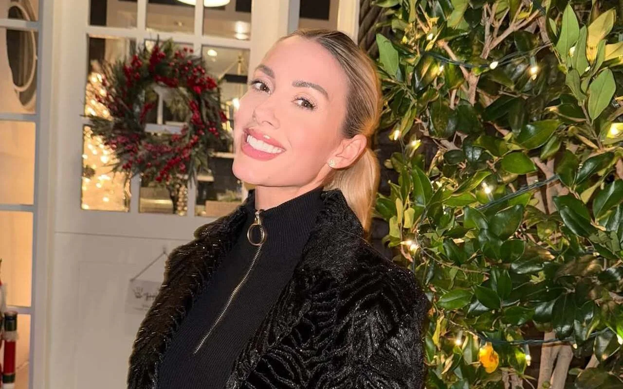 Heather Rae Young Defends 'Inappropriate' Lace Christmas Dress