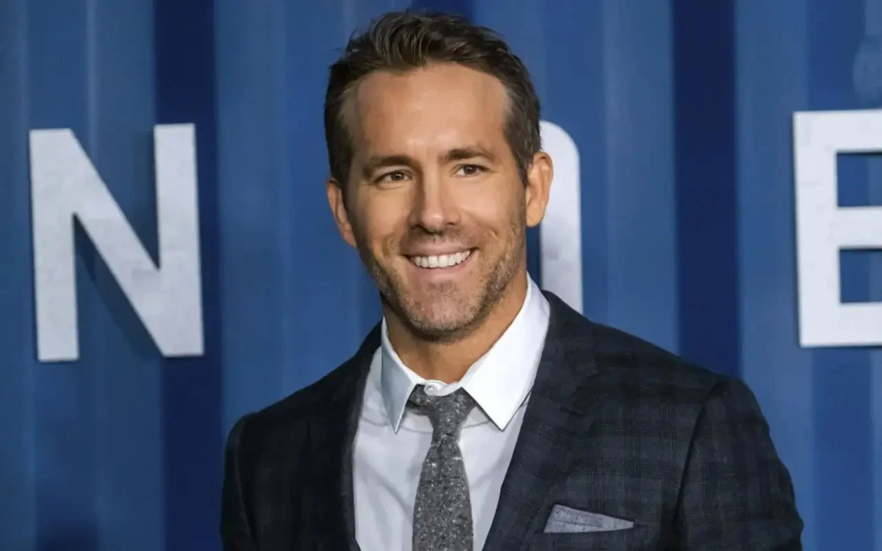 Ryan Reynolds and 'SNL' Deny Staffer's Claim About His Pitch for Justin Baldoni Joke at Rehearsals