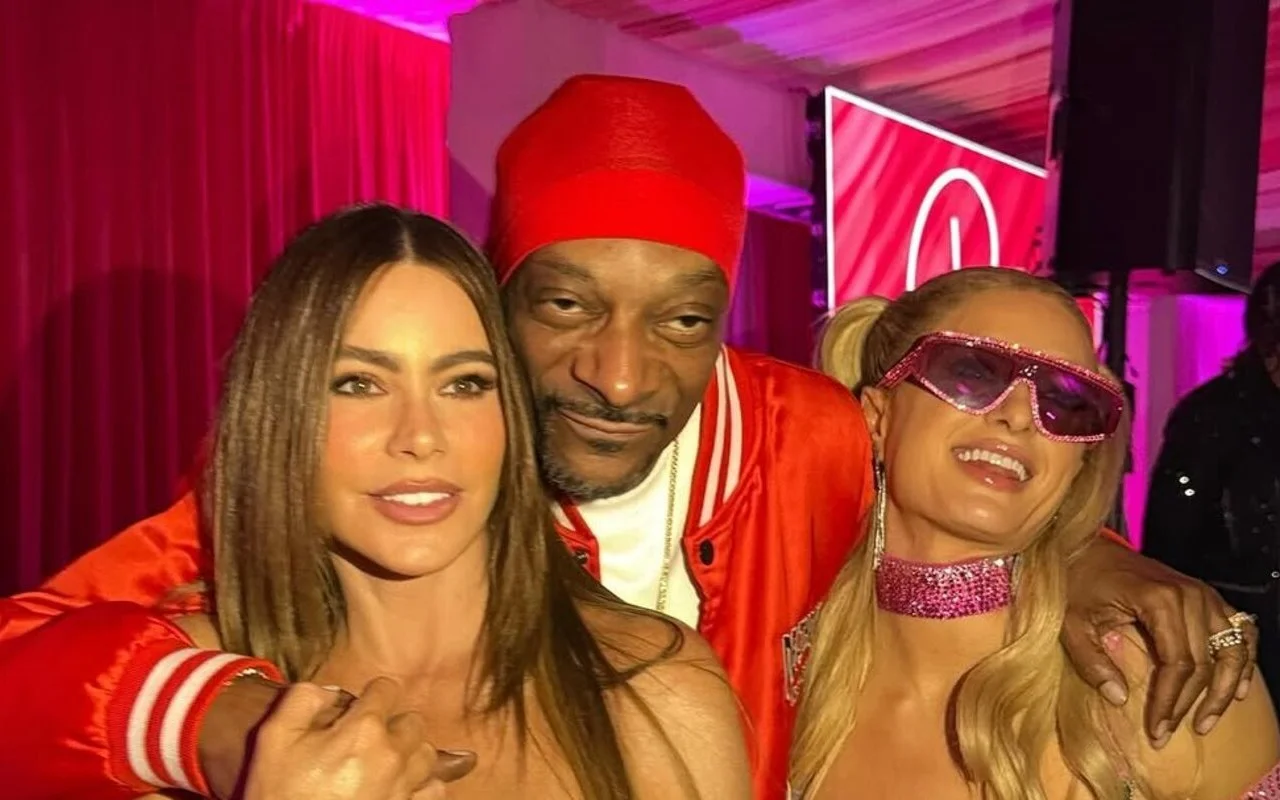 Paris Hilton Parties With Snoop Dogg, Sofia Vergara and More for 44th Birthday