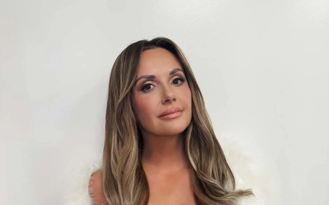 Carly Pearce Kicks Out Fans for Fighting During Her Concert