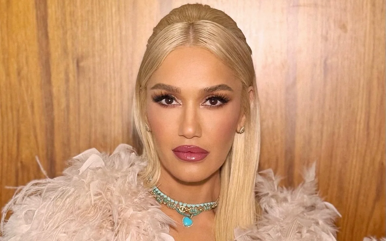 Gwen Stefani Faces Backlash After Sharing Tucker Carlson Interview