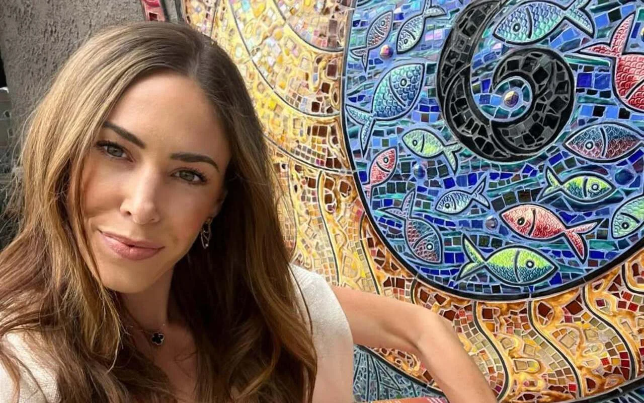 'American Pie' Star Jasmine Mooney Wrapped in Chains During 'Inhumane' Detention at US Border