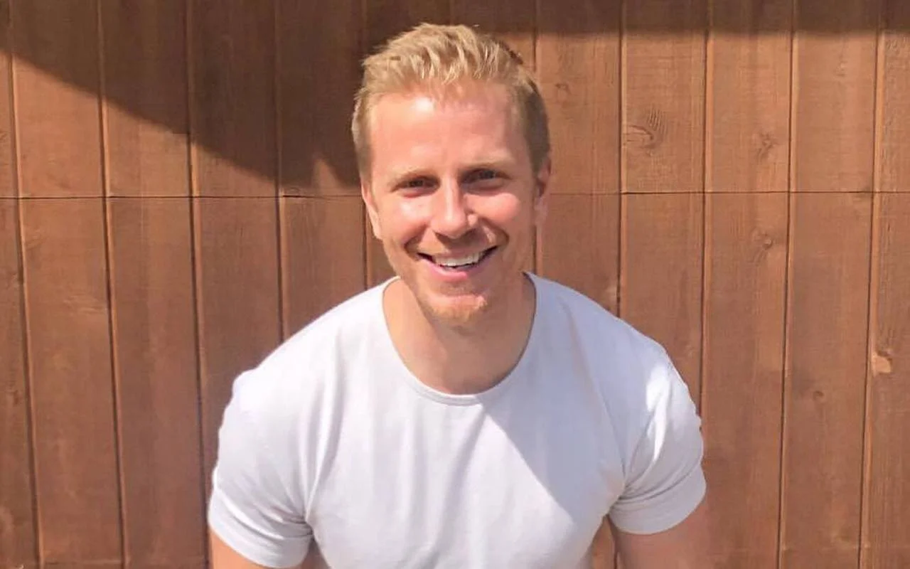 'Bachelor' Alum Sean Lowe Rushed to ER After Attacked by His Dog Twice