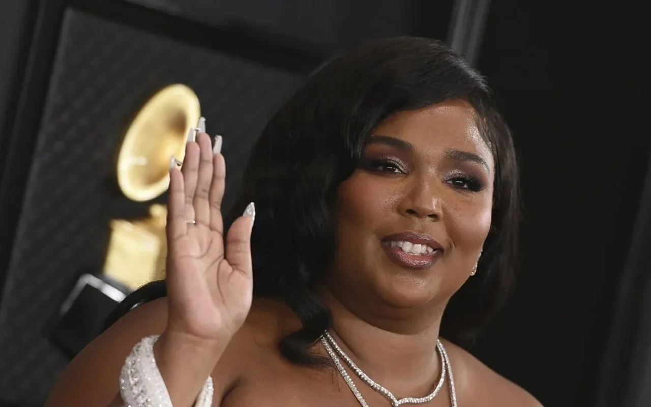 Lizzo Defends Her 'Poptimism', Slams 'Sickening' Treatment of Black Female Artists