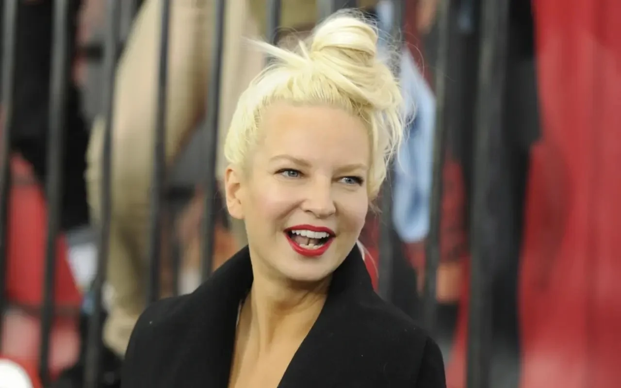 Sia Files for Divorce, Secretly Welcomed Third Child With Estranged Husband After Split