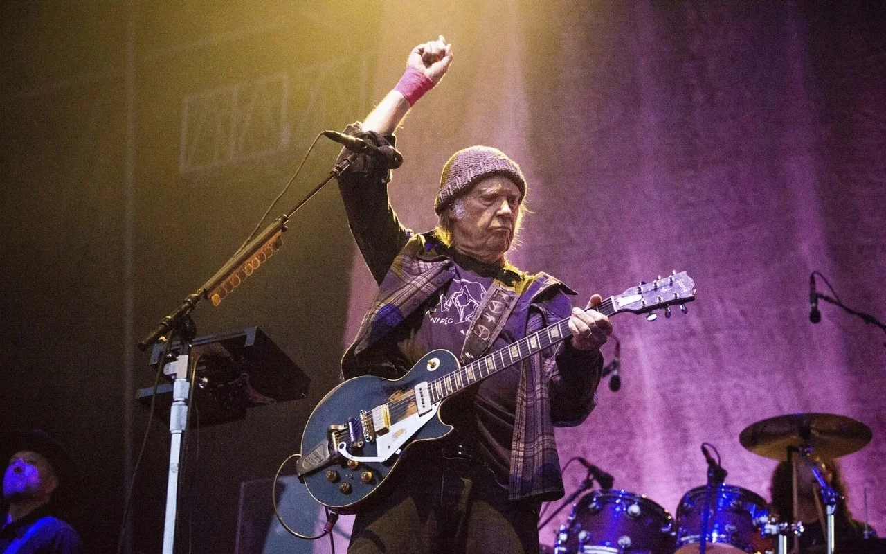 Neil Young Apologizes for Scrapping Ukrainian Concert Due to Safety Concerns