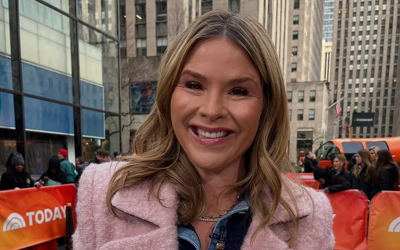 Jenna Bush Hager Shows Her Unsightly Broken Finger Following Mishap