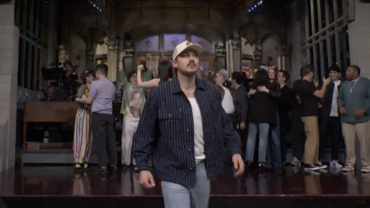 Morgan Wallen abruptly left 'SNL' stage during curtain call