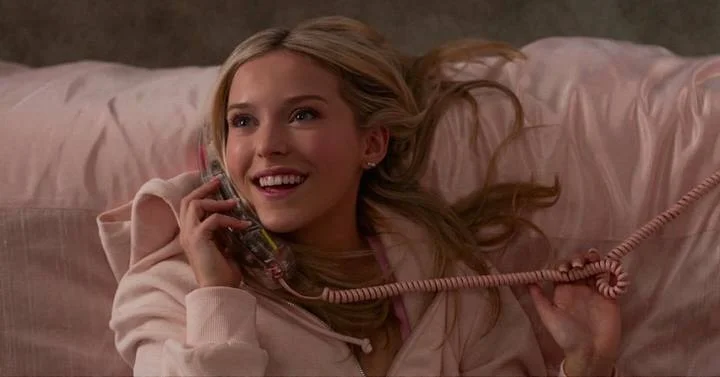 Lexi Minetree as young Elle Woods